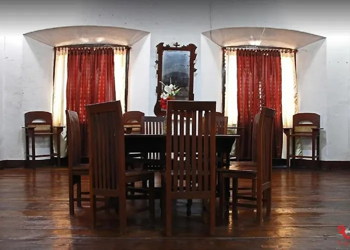 Escolta'S Homey Lodge